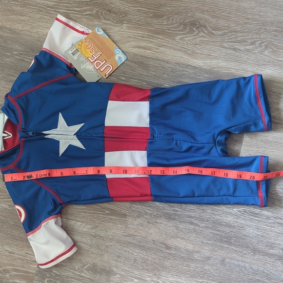 NWT Disney Captain America boys zippered bathing suit with hood. - Picture 5 of 5